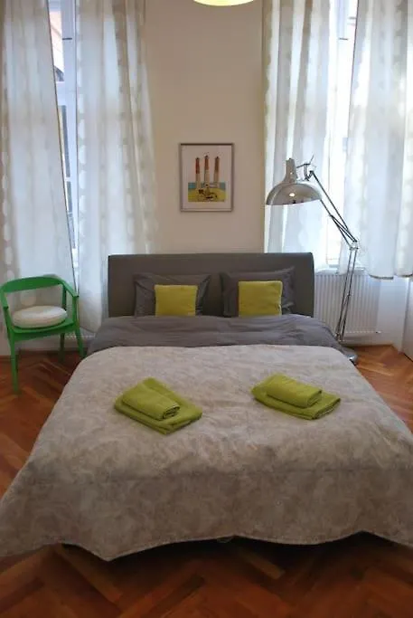 Riverside Green, 5Th District Budapest Apartment