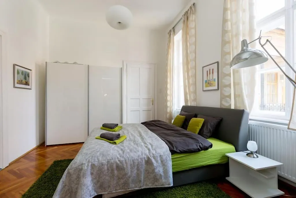 Riverside Green, 5Th District Budapest