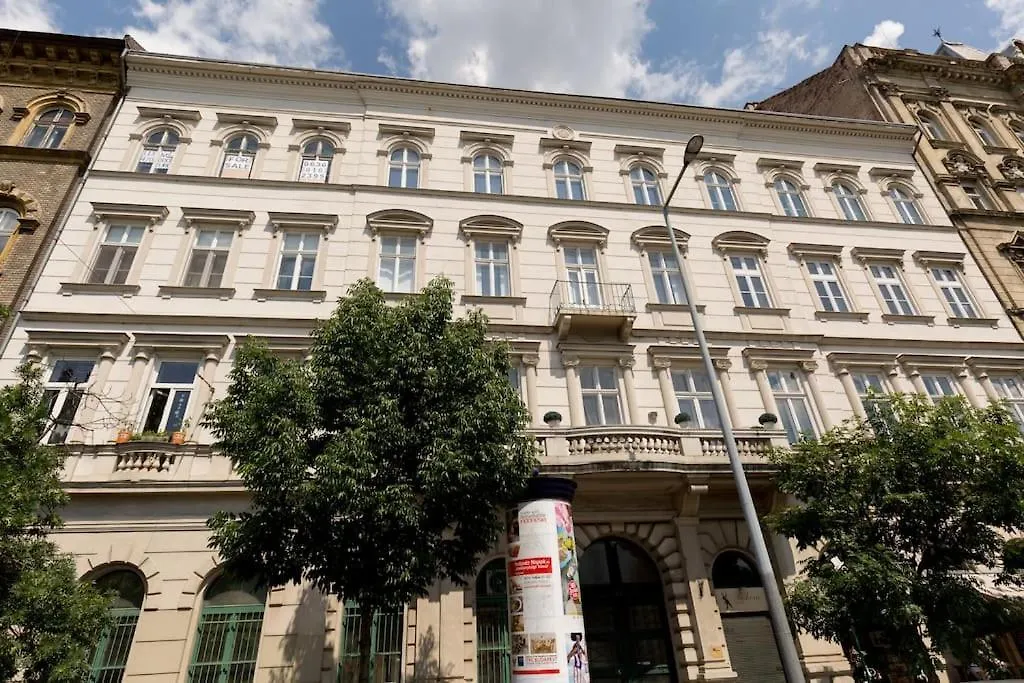 Riverside Green, 5Th District Budapest