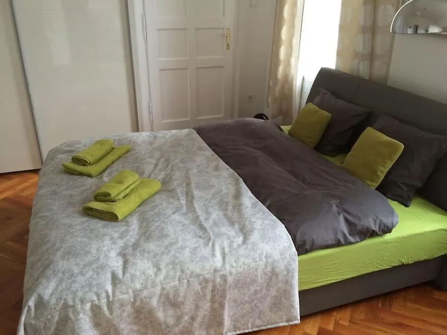 Riverside Green, 5Th District Budapest Apartment